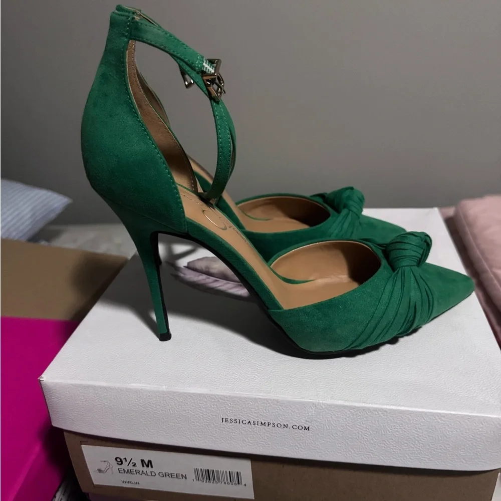 Jessica Simpson Green Suede Heels